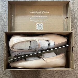 Dolce Vita Women's Tan Ballet Flats